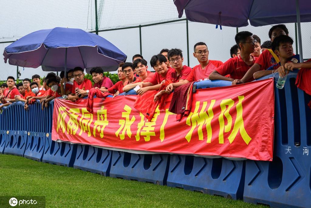 多米官网入口 -葡超赛程吃紧，广州队今晚内部沟通，引发热议，更衣室氛围转暖(葡超赛程直播)